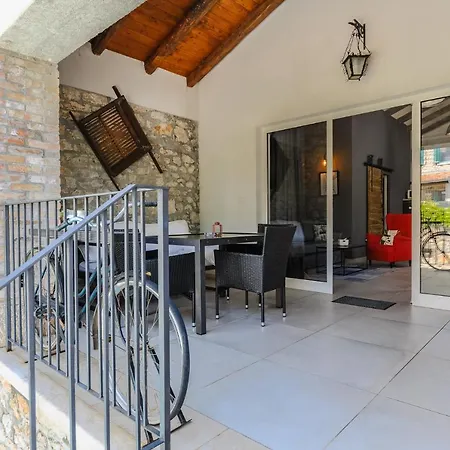 Casa De Stalla With Private Pool In 빌라 포레치