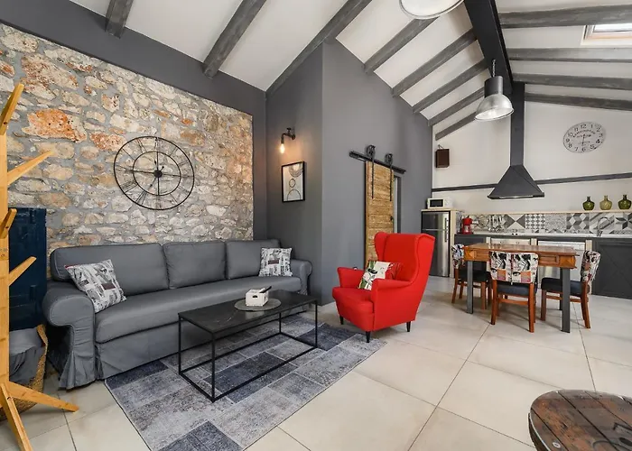 Casa De Stalla With Private Pool In Vila *