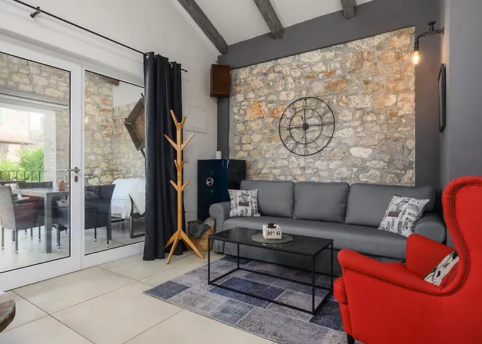 Vila Casa De Stalla With Private Pool In *