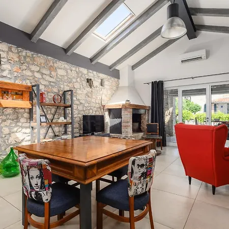 Casa De Stalla With Private Pool In 빌라 *