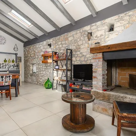 Villa Casa De Stalla With Private Pool In Porec