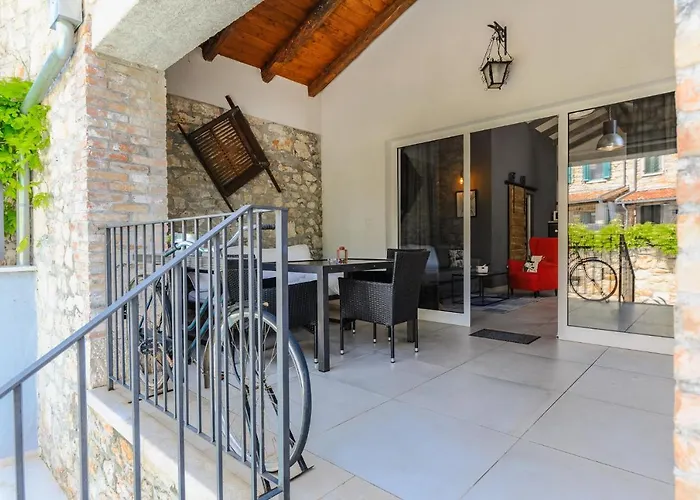 Casa De Stalla With Private Pool In Villa Poreč