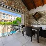 Villa Casa De Stalla With Private Pool In Poreč