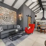 Casa De Stalla With Private Pool In Villa *